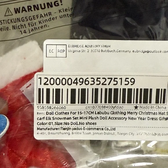 Charming Labubu Red Santa Doll Attire - Picture 4 of 4